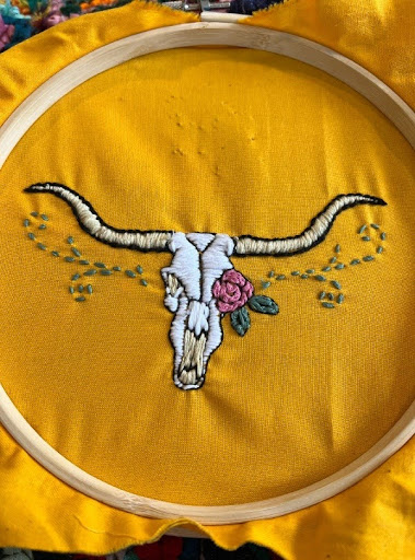 An embroidered bullskull